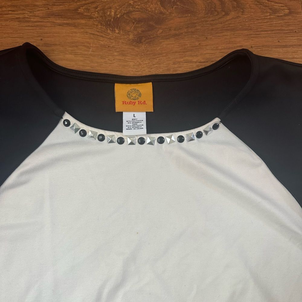 Ruby Rd top -L - Picture 3 of 4